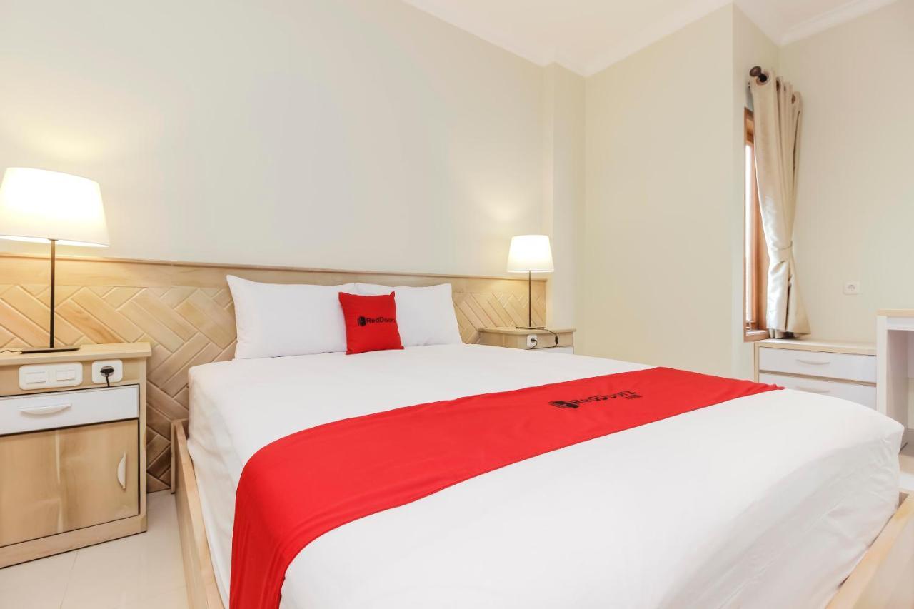 Reddoorz Premium Near Ragunan Zoo 2 Jacarta Exterior foto